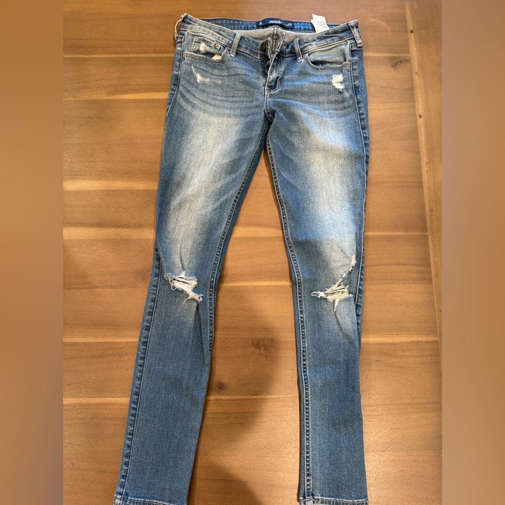 Hollister super skinny distressed jeans size 27